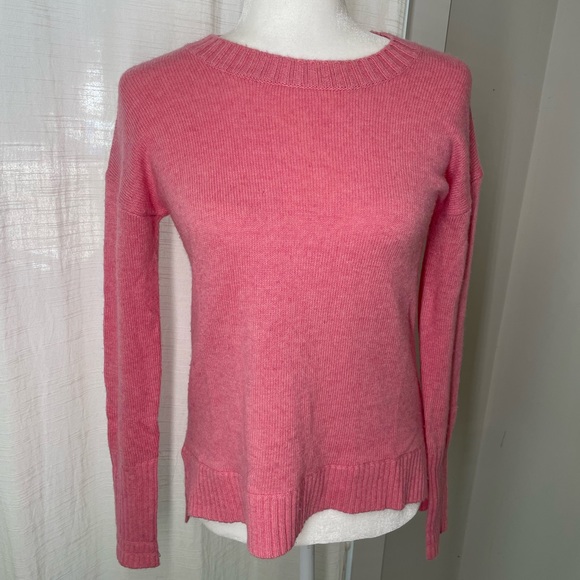 J. Crew Sweaters - J. Crew XXS Pink Knit Pullover Crew neck Sweater